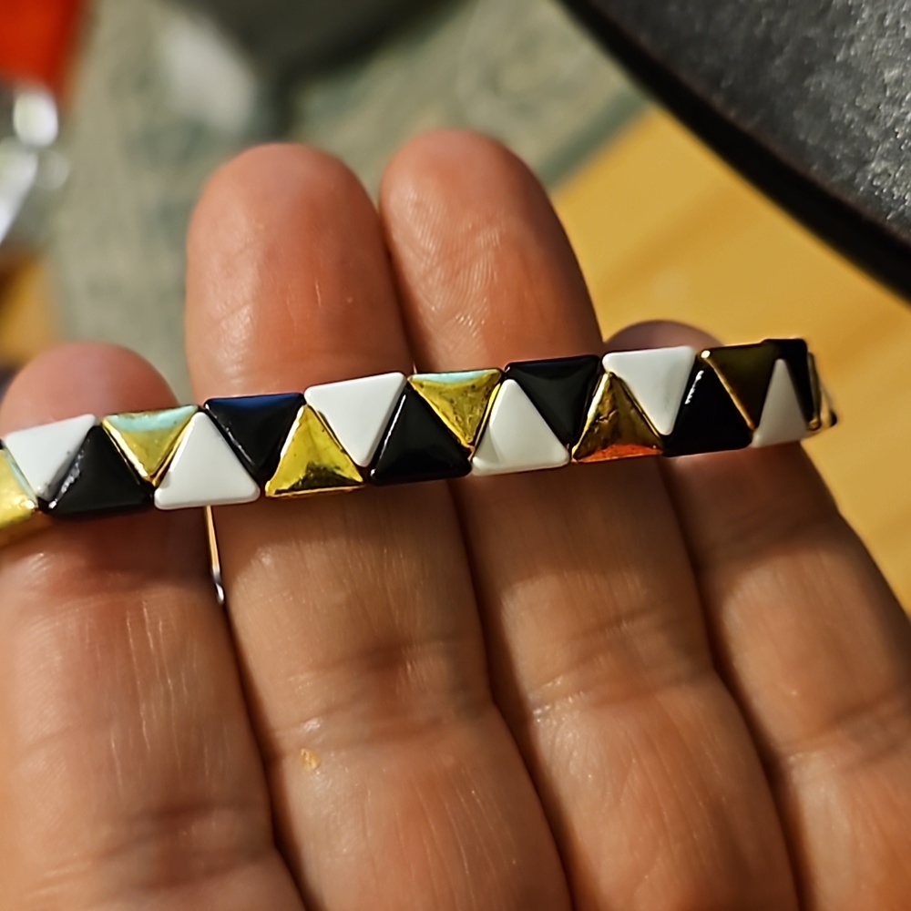 ❄️3 for $20❄️Retro Symmetric triangle bracelet